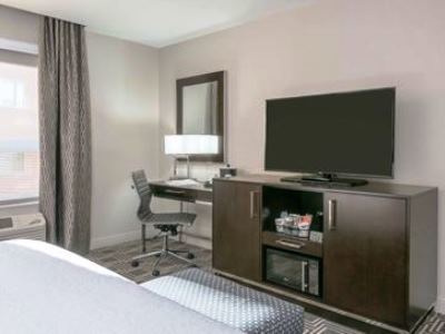 Hampton & Suites-worcester, Ma Hotel